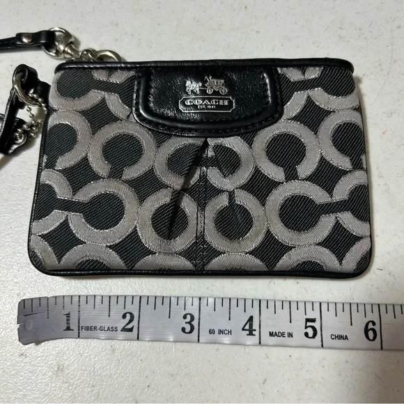 COACH Black Silver OP Art Wristlet GUC Logo Canvas Patent Leather Trim - Picture 3 of 6